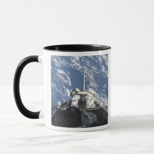Eine teilweise Sicht auf das Space Shuttle Atlanti Tasse