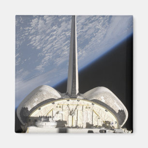 Eine teilweise Sicht auf das Space Shuttle Endeavo Magnet