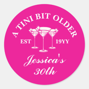 Eine Tini Bit ältere Martini Custom Geburtstagspar Runder Aufkleber
