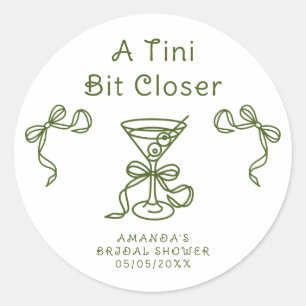Eine Tini näher Junggesellinnenabschied  Runder Aufkleber