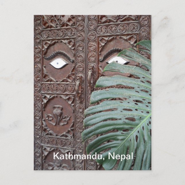 Eine überwachte Tür in Kathmandu Postkarte (Vorderseite)