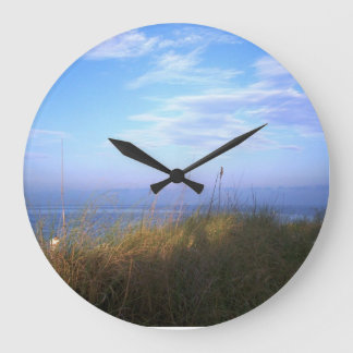 Eine Uhr, die Ihren Tag erhellt, eine einer Art Große Wanduhr