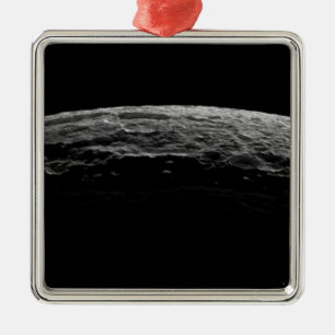 Eine unwirkliche Landschaft von Saturns Mond Silbernes Ornament