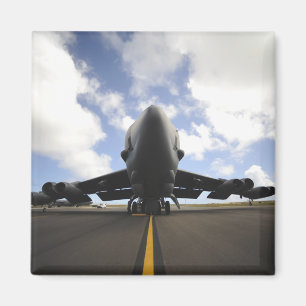 Eine US-Crew zur Aufrechterhaltung der Luftwaffe Magnet