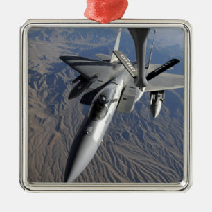 Eine US-Luftwaffe F-15 Eagle Silbernes Ornament