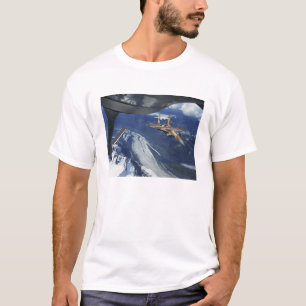 Eine US-Luftwaffe F-15C Eagle, das sich in T-Shirt