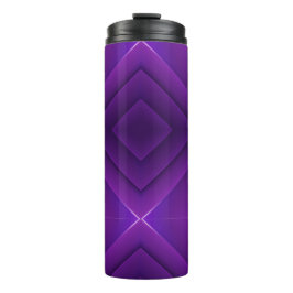 Eine violette Reisetasche mit einem schlanken schw Thermosbecher
