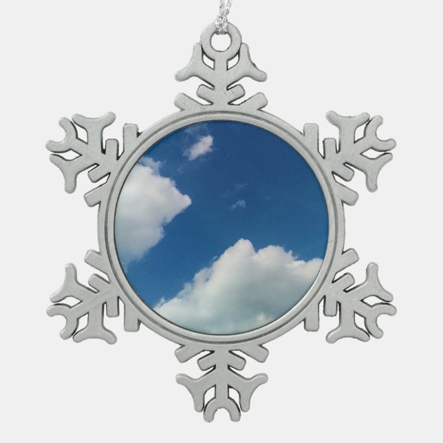 Eine Weichheit gegenüber den Wolken Schneeflocken Zinn-Ornament (Vorderseite)