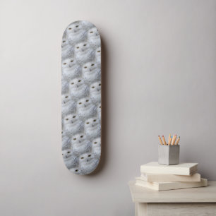 Eine Weisheit von traumhaften Schneehügeln Skateboard