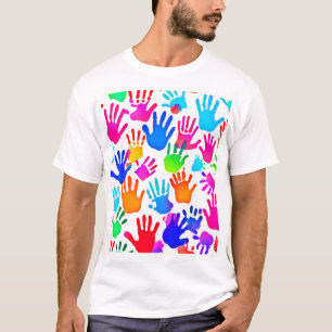 Eine Welt der Hände in Farbe T-Shirt
