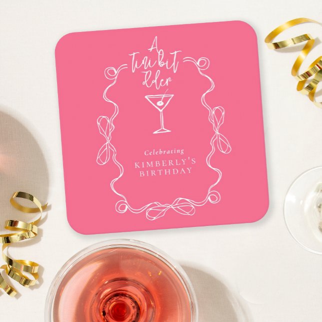 Eine winzige, etwas ältere, handgezeichnete rosa G Rechteckiger Pappuntersetzer (Von Creator hochgeladen)