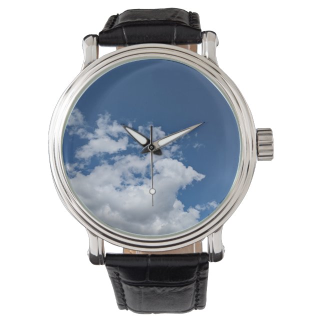 Eine Wolkenecke Armbanduhr (Vorderseite)