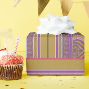 einem Kreuzstich mit lila und gelber b Geschenkpapier