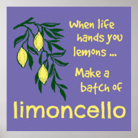 Einen Stapel Limoncello Lemon Lemon Likör erstelle