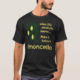 Einen Stapel Limoncello Lemon Lemon Likör erstelle T-Shirt