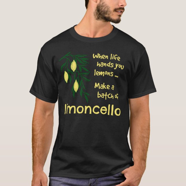 Einen Stapel Limoncello Lemon Lemon Likör erstelle T-Shirt (Vorderseite)