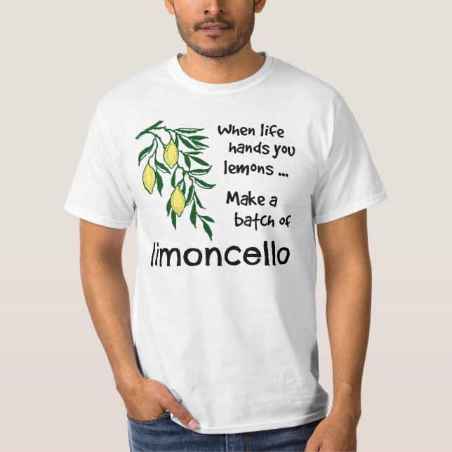 Einen Stapel Limoncello Lemon Lemon Likör erstelle T-Shirt (Vorderseite)