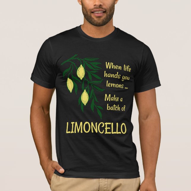 Einen Stapel Limoncello Lemon Lemon Likör erstelle T-Shirt (Vorderseite)