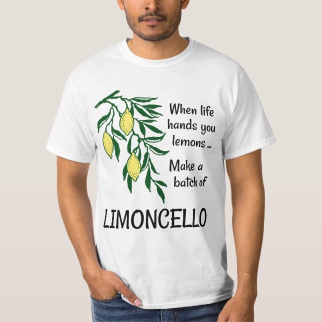 Einen Stapel Limoncello Lemon Lemon Likör erstelle T-Shirt (Vorderseite)