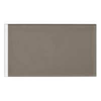 Einen stilvollen Wohnraum mit brauner Wand schaffe