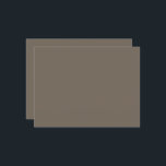 Einen stilvollen Wohnraum mit brauner Wand schaffe Postkarte<br><div class="desc">Entspannen Sie in der Wohngestaltung mit einer modernen,  minimalistisch-braunen Wand,  die mit einer schicken,  schwarz-weißen Uhr geschmückt ist. Mit dieser stilvollen monochromen Wandkunst können Sie Ihren Lebensraum verbessern!"</div>