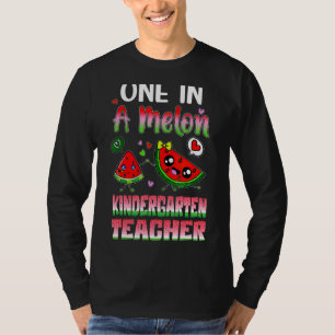 Einer in einem Melon-Kindergarten-Lehrer T-Shirt