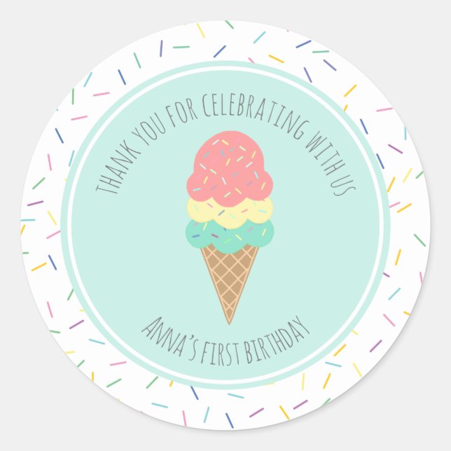 Eines ist Sweet Ice Cream First Birthday Gefallen Runder Aufkleber (Vorderseite)