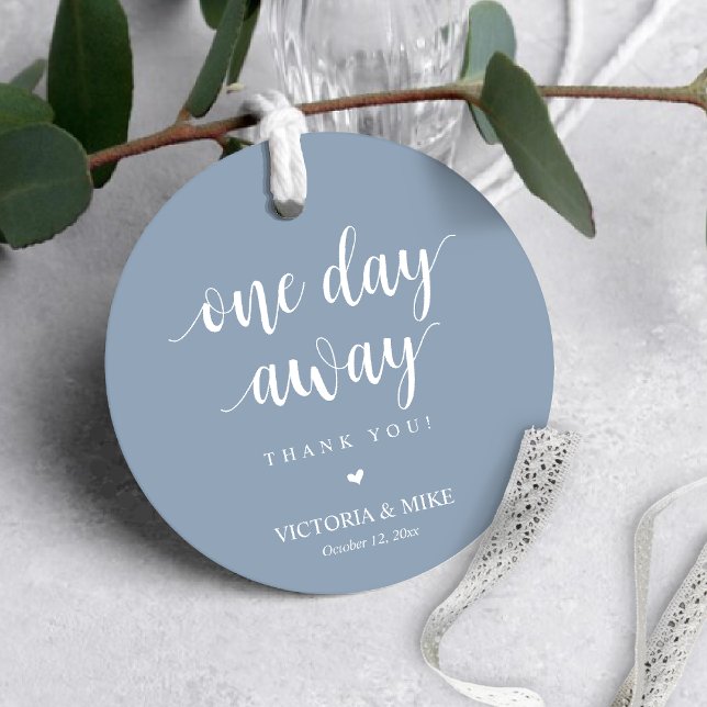 Eines Tages, Hochzeit Probe Danke, Geschenke, Geschenkanhänger (One day away, Wedding Rehearsal Brunch or Dinner Thank you Gift Tag, Modern Rustic dusty blue)