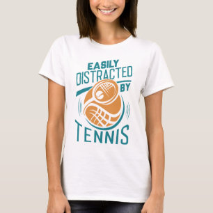 Einfach abgelenkt durch Tennis T-Shirt