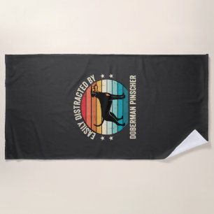 Einfach abgelenkt von Dobermann Retro-Sonnenunterg Strandtuch
