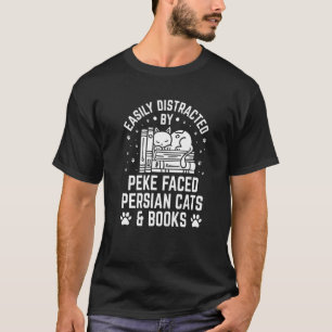 Einfach abgelenkt von Peke-Gesicht-Perserkatze und T-Shirt