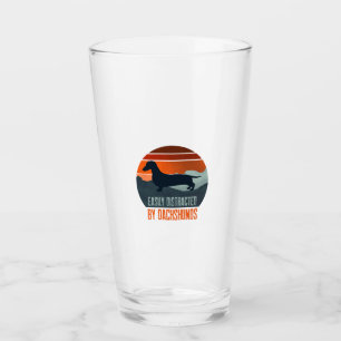 Einfach Ablenkbar Durch Spaziergänge Mit Dachshund Glas