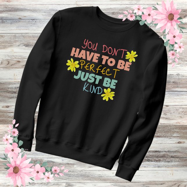 Einfach Art Rainbow Typografie Inspiration Sweatshirt (Von Creator hochgeladen)