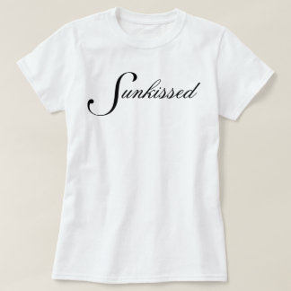 Einfach chic und hübsches Sunkissed-Skript T-Shirt