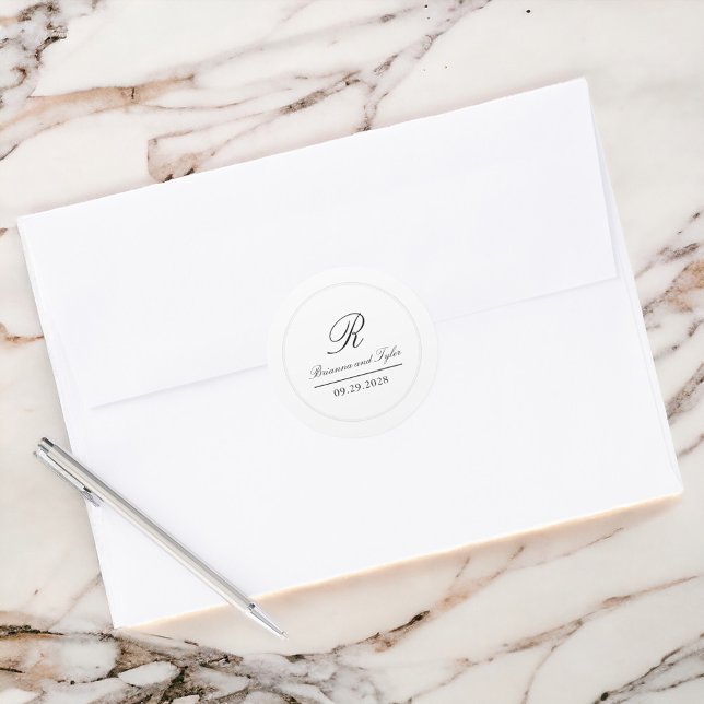 Einfach elegant klassisches Wedding Monogram Class Runder Aufkleber (Von Creator hochgeladen)
