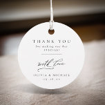 Einfach elegante Typografie Moderne Hochzeit Geschenkanhänger<br><div class="desc">Elegante schwarz-weiße minimalistische Typografie danke Ihnen Design mit stilvollem Skript und zeitlosen Serif-Schriftart,  einfach und sauber. Große personalisierte Liebesmarken für minimalistische Hochzeiten,  moderne Hochzeiten und klassische Hochzeiten. Alle passenden Teile in der Sammlung anzeigen</div>