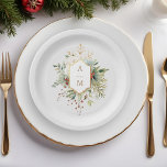 Einfach elegantes Weihnachtsblumenmonogramm Pappteller<br><div class="desc">Diese schöne botanische Papiertafel aus dem Winter mit Bouquets von Elfenbein-Rose und Blume,  roten Heiligbeeren,  Tannen und goldenen Schneeflocken umgeben von einem eleganten Goldlabel für Ihr Monogramm auf einem blassperlengrauen Hintergrund. Enthält bearbeitbare Textfelder.</div>