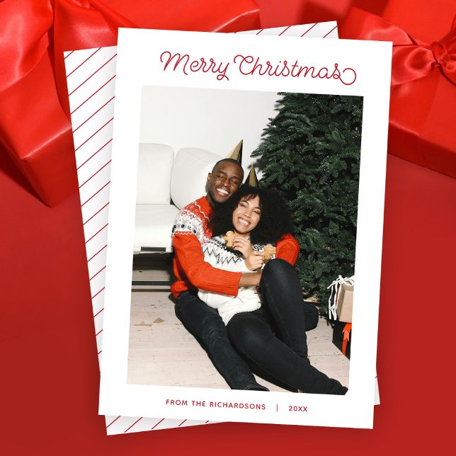 Einfach frohe Weihnachten Modernes Script Foto (Red script Merry Christmas Modern Minimalist Simple Holiday Photo Card)
