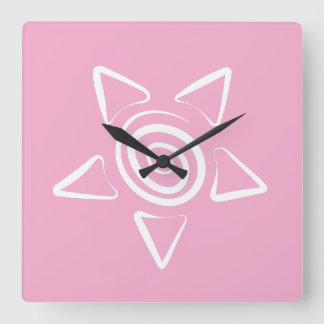 Einfach gestaltete rosa Farbe Quadratische Wanduhr