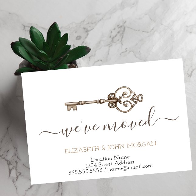 Einfach habe ich neue Schlüsseladresse verschoben Ankündigungspostkarte (Von Creator hochgeladen)