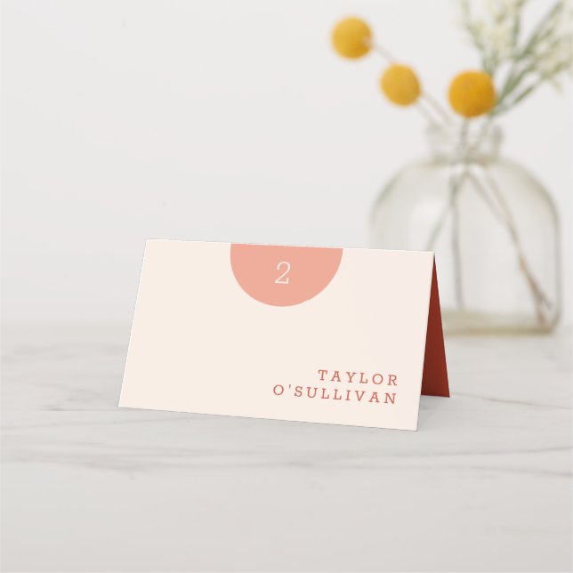 Einfach klassische Creme Orange und Rote Hochzeit Platzkarte (Vorderseite)