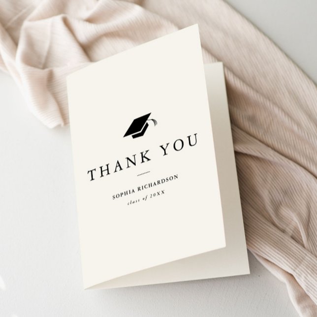 Einfach klassischer Abschluss mit Schwarz und Weiß Dankeskarte (Simple black and white photo graduation folded thank you card.)