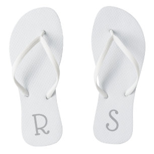 Einfach Minimalistisches Monogramm Schlicht grau Flip Flops
