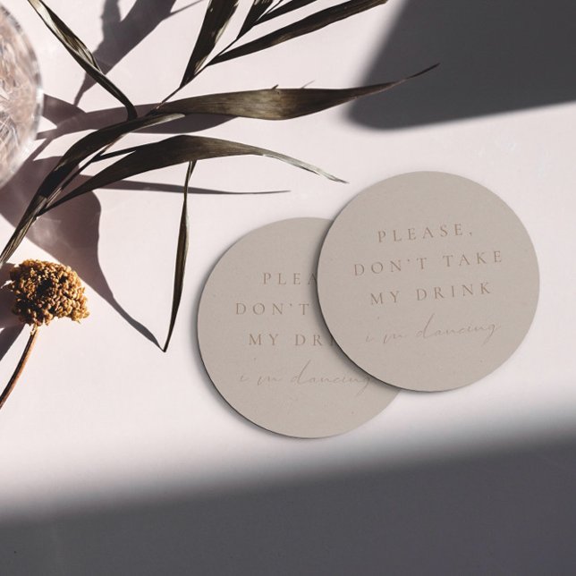 Einfach rot trinken Trinken Sie nicht, ich tanze Runder Pappuntersetzer (Von Creator hochgeladen)