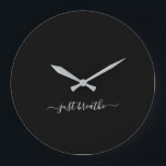 Einfach schwarz-elegantes Skript-Yoga atmen Große Wanduhr<br><div class="desc">Moderne Yoga-Uhr mit schicken schwarzen Hintergrund und elegantem,  weißem Schriftsatz mit dem Zitat "Atmen".</div>