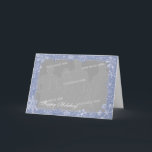 Einfach Snowflake Art personalisieren Foto Rahmen Feiertagskarte<br><div class="desc">Schneeflocken füllen den Winterhimmel! Passen Sie diese Karte mit Ihrem eigenen Foto im Rahmen der Schneeflocke an und aktualisieren Sie den Text mit Ihrer eigenen Nachricht. Ideal für Weihnachten, Hanukkah, Weihnachten und andere Winterferien Korrespondenz und Geschenke. Karo aus dem Critterwings Laden für mehr Möglichkeiten und für andere Naturkunst! Bilder ©...</div>