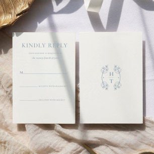 Einfach stilvolle staubblaue Monogramm Hochzeit RSVP Karte