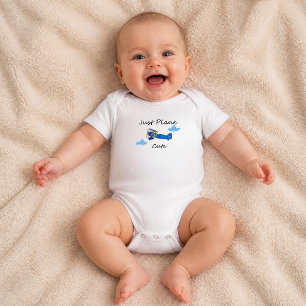 Einfach süßes blaues Flugzeug und Wolken Luftfahrt Baby Strampler