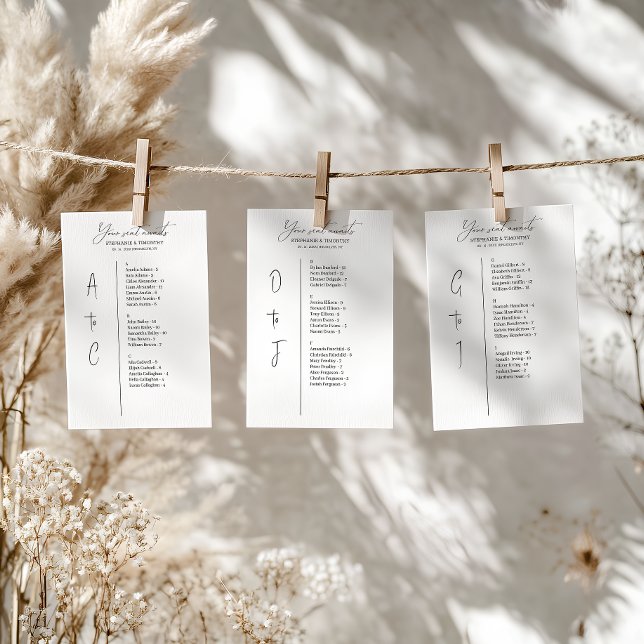 Einfache Alphabetische Hochzeitskarten (Convenient and organized wedding seating chart with alphabetical name arrangement.)
