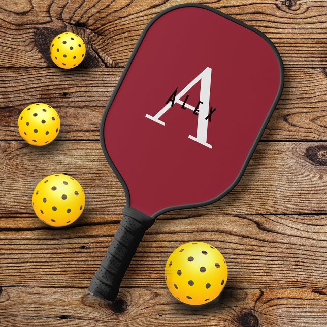 Einfache Bezeichnung des roten Monogramms + Anfang Pickleball Schläger (Von Creator hochgeladen)